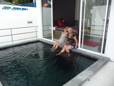 maison louee avec piscine privee et vue sur autre piscine privee devant les chambres a Boput a Koh Samui Thailande