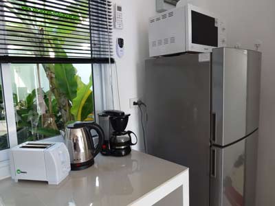 refrigerateur en cuisine, villa Paris,chaweng koh samui